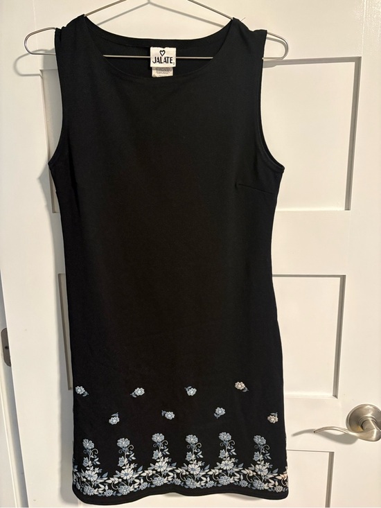 Jalate Dresses & Skirts - Early y2k vintage Black Sleeveless Shift Dress with White and Blue Floral Hem